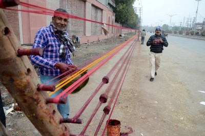 Nagpur DC sets up panel to check ban on use of nylon 'manja' Nagpur DC sets up panel to check ban on use of nylon 'manja'