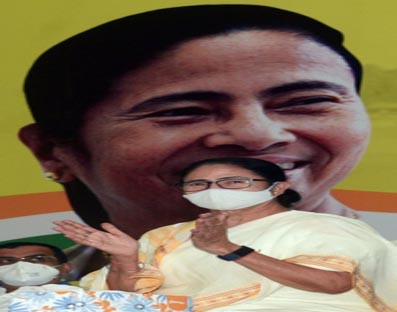 Congress 'forming relationship' with BJP: Mamata Congress 'forming relationship' with BJP: Mamata