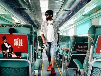 Vignesh Shivan pleased as punch as 'Kaathuvaakula Rendu Kaadhal' shoot resumes Vignesh Shivan pleased as punch as 'Kaathuvaakula Rendu Kaadhal' shoot resumes