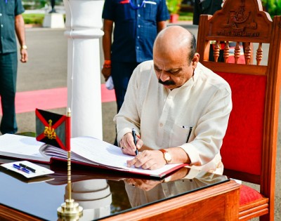 Cash reward for military personnel raised in K'taka Cash reward for military personnel raised in K'taka