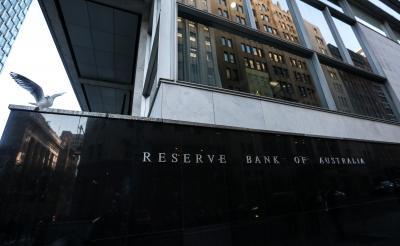 Australian central bank flags Omicron uncertainty