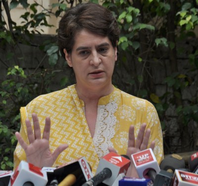 Cong banking on Priyanka's 'woman' card in tough UP turf Cong banking on Priyanka's 'woman' card in tough UP turf