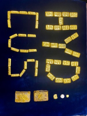 7.3 kg gold recovered from 4 Sudanese at Hyderabad Airport 7.3 kg gold recovered from 4 Sudanese at Hyderabad Airport