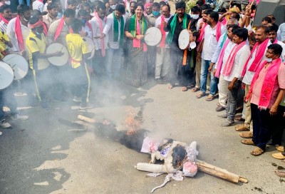 TRS holds statewide protests against Centre's 'anti-farmer policies' TRS holds statewide protests against Centre's 'anti-farmer policies'