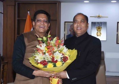 Raise import duty on apples, Himachal CM urges Centre