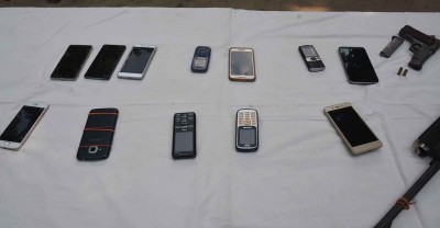 Cyber Police in Kashmir recovers, returns smartphones worth lakhs Cyber Police in Kashmir recovers, returns smartphones worth lakhs