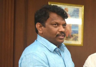 Omicron will impact int'l tourist footfalls to Goa: Minister Omicron will impact int'l tourist footfalls to Goa: Minister