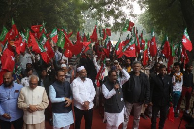 Kerala tense after SDPI, BJP leaders killed in retaliatory attacks Kerala tense after SDPI, BJP leaders killed in retaliatory attacks