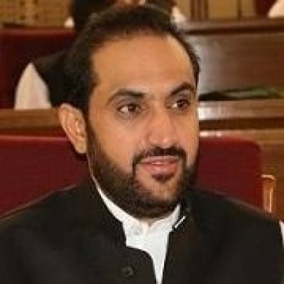Balochistan CM caught on video distributing cash among Gwadar protesters Balochistan CM caught on video distributing cash among Gwadar protesters