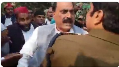 FIR lodged against SP MLA, workers after scuffle with police in Chandauli
