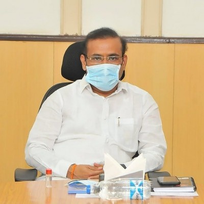 Zooming Covid-19 cases 'alarming', says Maha Health Minister Tope Zooming Covid-19 cases 'alarming', says Maha Health Minister Tope