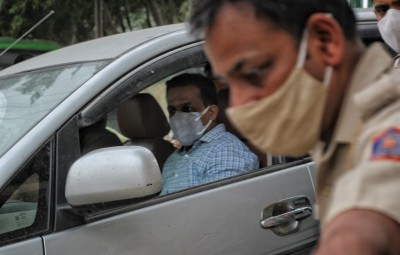Khan Market O2 scam: Cops going easy on Navneet Kalra?