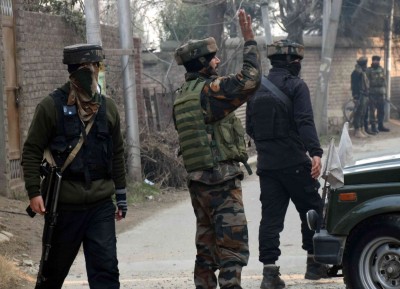 Cop injured in terrorist firing at Pulwama in Kashmir