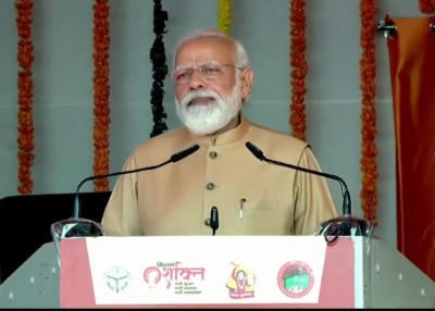 Raised marriage age to enable girls to study further: Modi