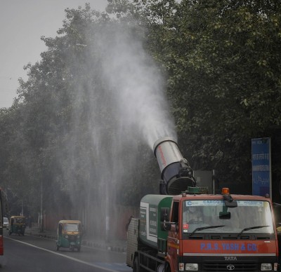 Delhi Metro tackles air pollution with 14 anti-smog guns Delhi Metro tackles air pollution with 14 anti-smog guns