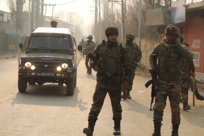 Foreigner among 2 LeT terrorists killed in Srinagar encounter Foreigner among 2 LeT terrorists killed in Srinagar encounter