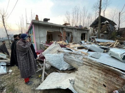 2 Lashkar terrorists killed in gunfight in J&K's Kulgam 2 Lashkar terrorists killed in gunfight in J&K's Kulgam