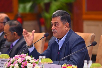 Power Minister R K Singh asks Coal Minister to act against officers for giving wrong info