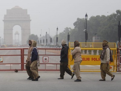 Delhi's minimum temperature drops to 9 degrees Delhi's minimum temperature drops to 9 degrees