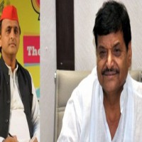 Akhilesh finally meets Shivpal, alliance on cards