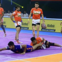 PKL 8: Gujarat Giants hold Dabang Delhi KC 24-24