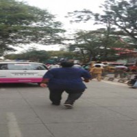 1 killed, seven injured as speeding Benz car causes chain accident