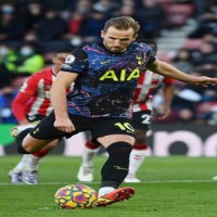 Premier League: Tottenham held to draw by 10-man Southampton