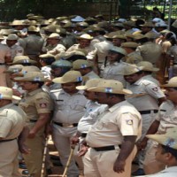 Security tightened as Maratha activists threaten to cross K'taka border