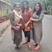 Nilu Kohli enjoys day out with co-actors Usha Bachani, Indira Krishnan