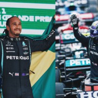 Hamilton wins wild Saudi GP to set up F1 title showdown