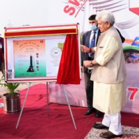 J&K Lt guv pays homage to war heroes at Balidan Stambh