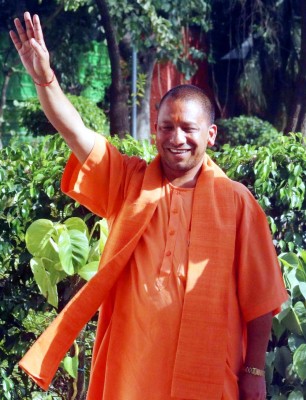 Yogi reviews development projects in Varanasi Yogi reviews development projects in Varanasi