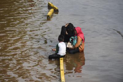 Floods inundate areas in Indonesian capital, no casualties reported Floods inundate areas in Indonesian capital, no casualties reported