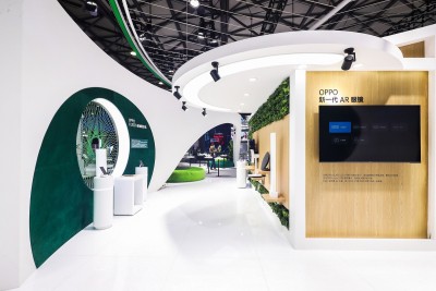 OPPO showcases wireless charging for upcoming rollable phone OPPO showcases wireless charging for upcoming rollable phone