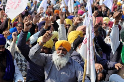 End agitation, hold talks: Modi to farmers End agitation, hold talks: Modi to farmers
