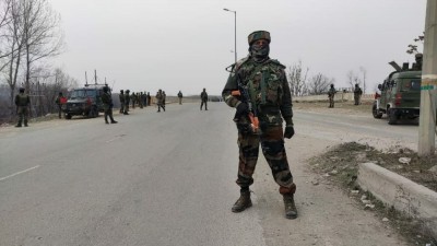 IED detected on Srinagar-Jammu highway, tragedy averted IED detected on Srinagar-Jammu highway, tragedy averted