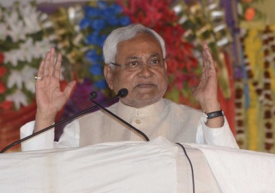 Nitish gives indications of cracks in Owaisi's AIMIM Nitish gives indications of cracks in Owaisi's AIMIM