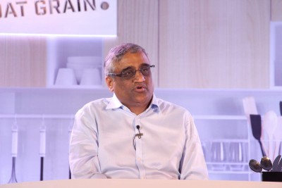 SAT stays SEBI's ban on Kishore Biyani from securities market SAT stays SEBI's ban on Kishore Biyani from securities market