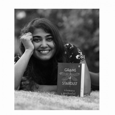 Mohanlal gifts Big B daughter Vismaya's book Grains Of Stardust