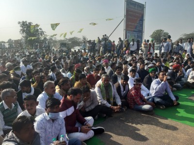 Farmers' protest unites Muslims, Jats, Gurjar in West UP Farmers' protest unites Muslims, Jats, Gurjar in West UP