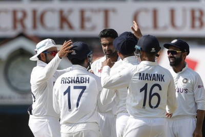 2nd Test: India beat England by 317 runs, level series 1-1 2nd Test: India beat England by 317 runs, level series 1-1