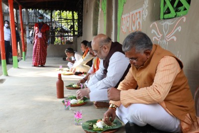 Amit Shah to be in Bengal again this week, lunch with refugee family Amit Shah to be in Bengal again this week, lunch with refugee family