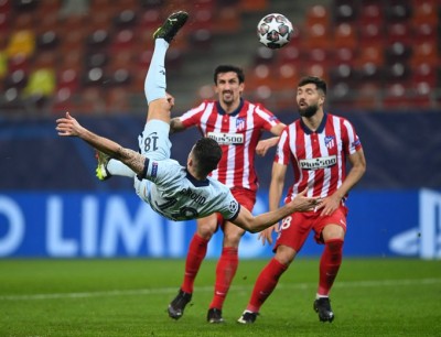 Giroud stunner gives Chelsea advantage against Atletico Giroud stunner gives Chelsea advantage against Atletico