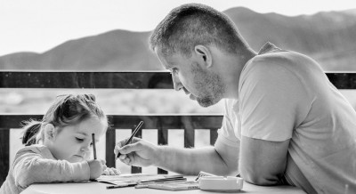 Positive encouragement may up academic outcomes in school kids Positive encouragement may up academic outcomes in school kids