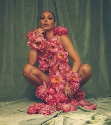 Kim Kardashian showcases 'flower power' Kim Kardashian showcases 'flower power'