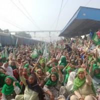 Farmers block tracks but protests remain peaceful in Punjab, Haryana