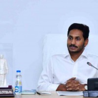 Andhra CM chips in for poor railway land encroachers with alternate plan