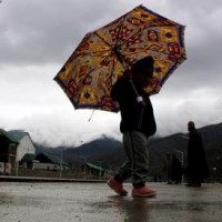 Rain lashes J&K, to continue for 24 hrs
