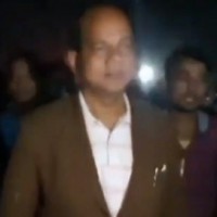 Bengal minister injured in bomb attack at railway station