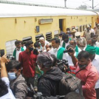 Lukewarm response to farmers' 'Rail Roko' in Karnataka